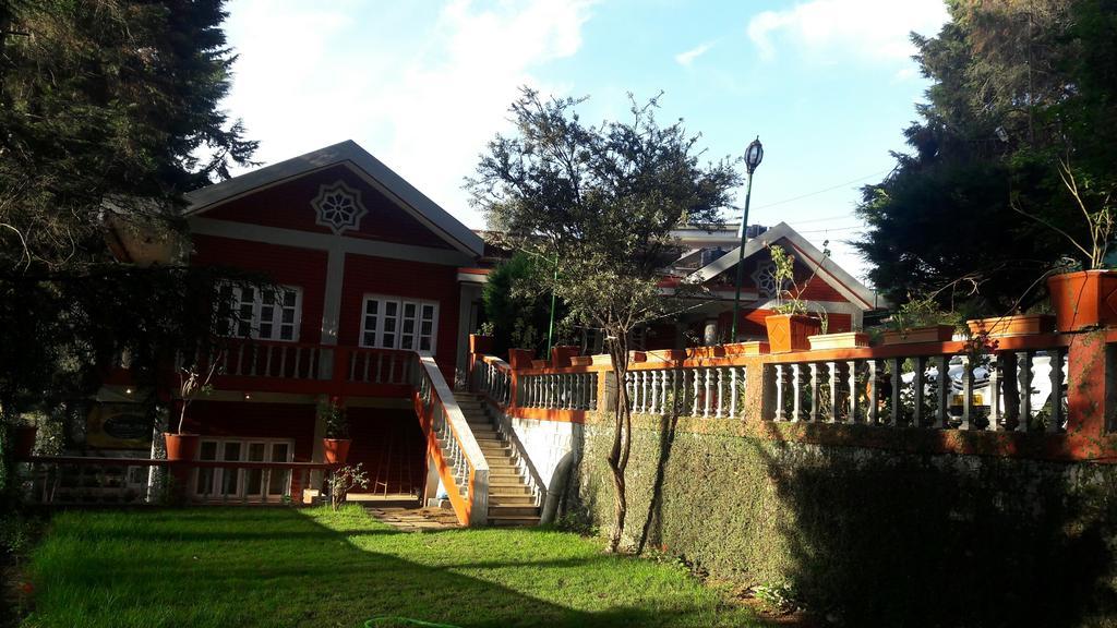 Bed and Breakfast The Red House à Ooty Extérieur photo
