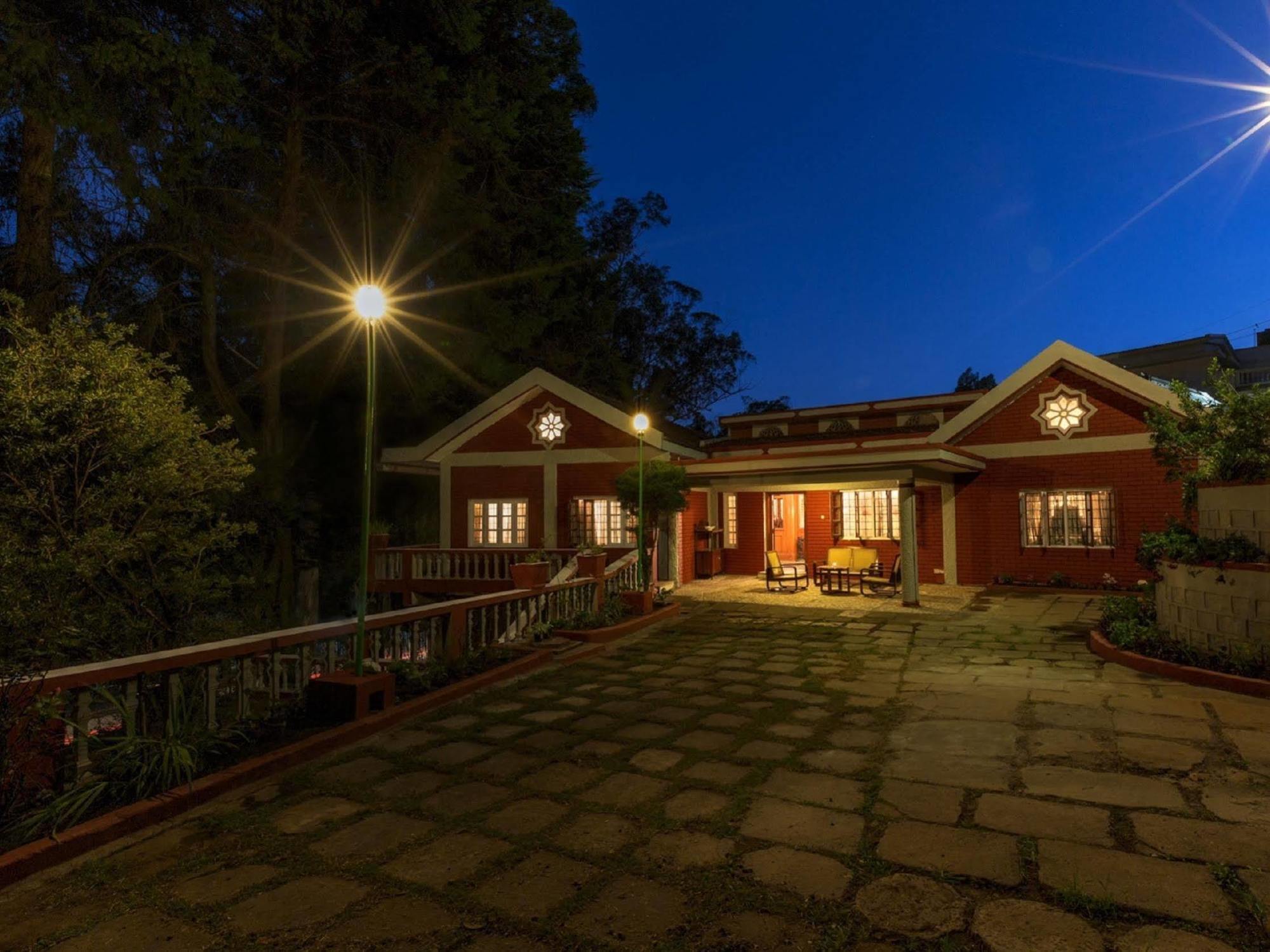 Bed and Breakfast The Red House à Ooty Extérieur photo