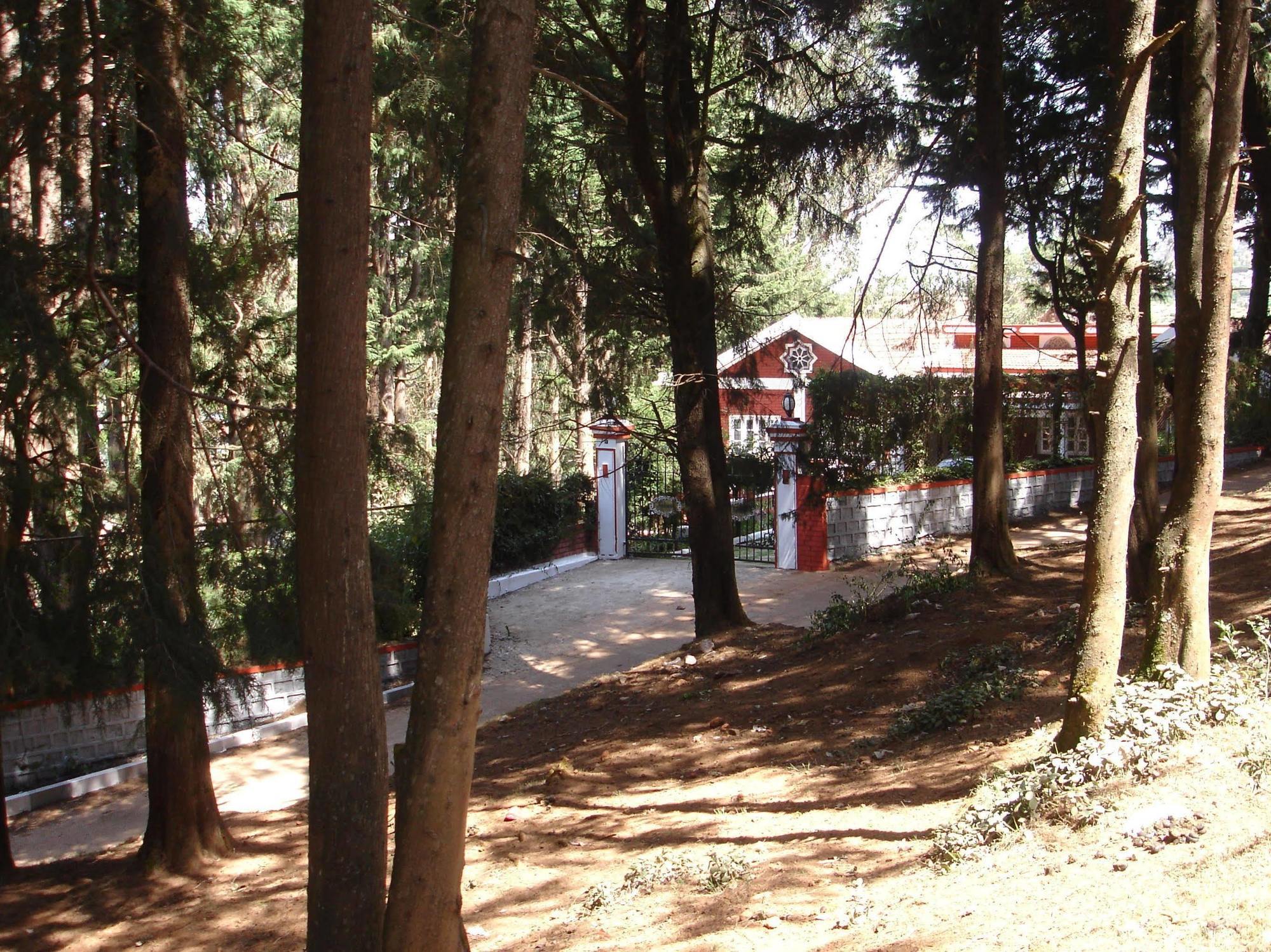 Bed and Breakfast The Red House à Ooty Extérieur photo